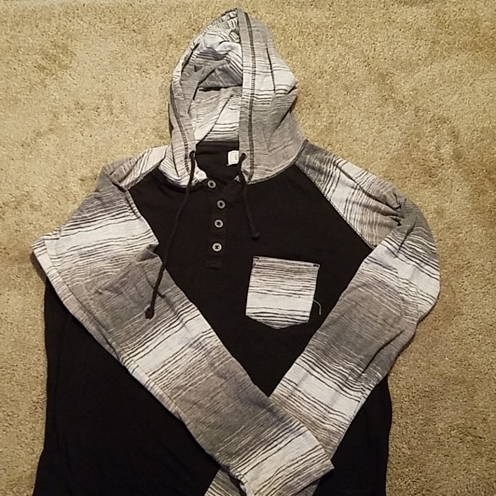 Long sleeve tee